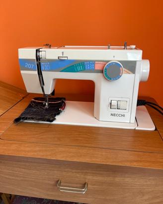 Macchina da cucire NECCHI 207