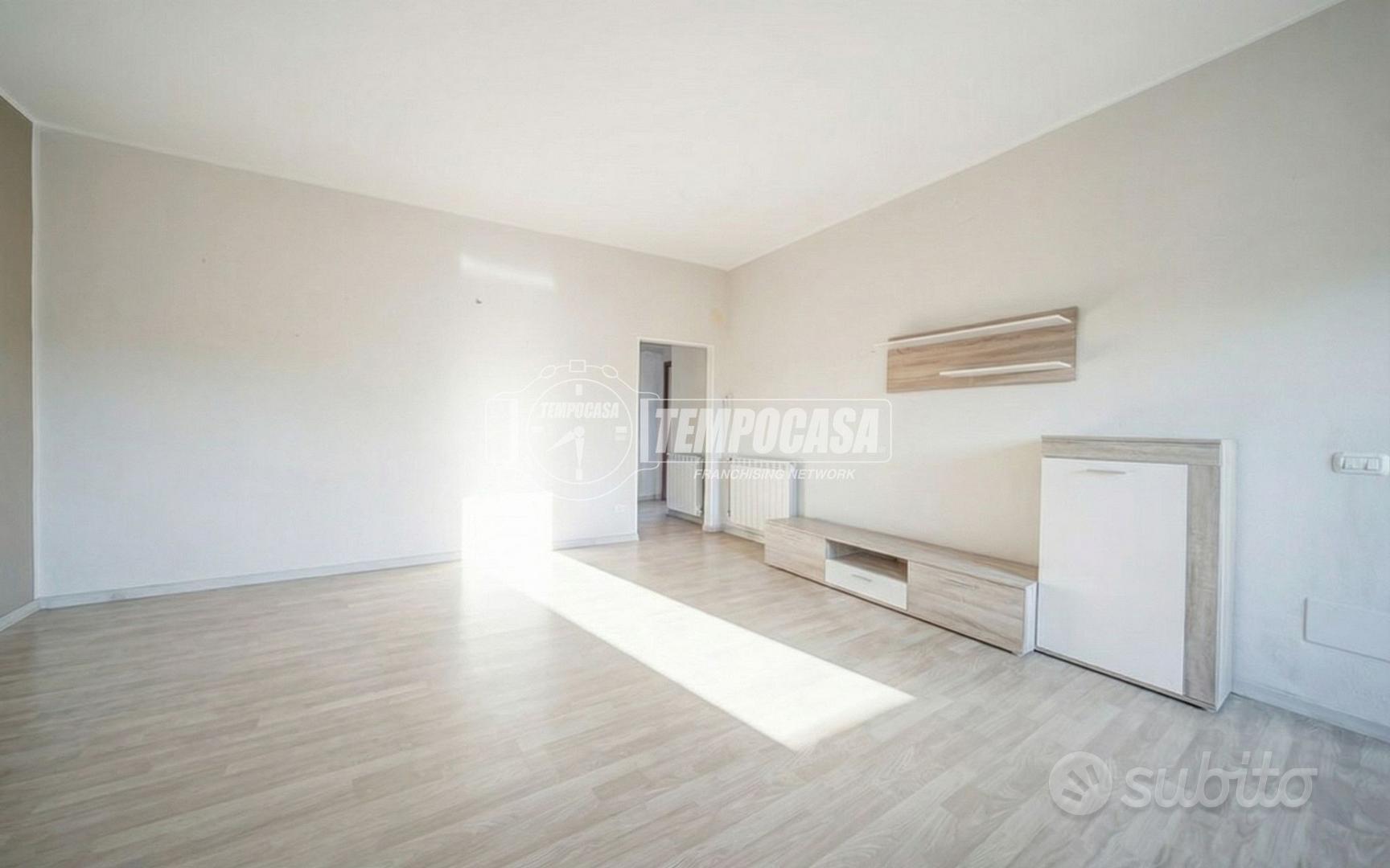 AGRATE CONTURBIA - CASCINA INDIPENDENTE CON TERRAZ - Vista 3