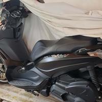 Scooter Beverly 300 Police IE