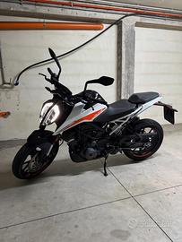 Duke 390 ABS 2022 – Unico Proprietario – 5.424 km
