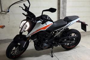 Duke 390 ABS 2022 – Unico Proprietario – 5.424 km