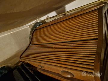 Scrivania in rovere parzialmente restaurata