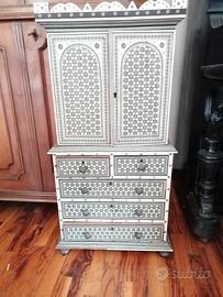 mobiletto arabo con scatola, intarsiati