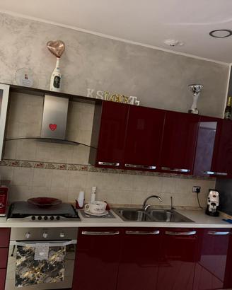 Cucina bordó placcata lucida