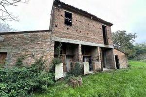 Immobile in asta di 1565 m² con più di 5 locali a 
