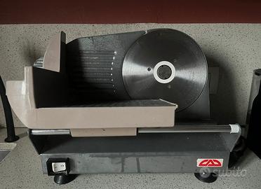 Affettatrice elettrica marca CAD