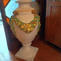 orcio di ceramica invetriata decorato a festoni