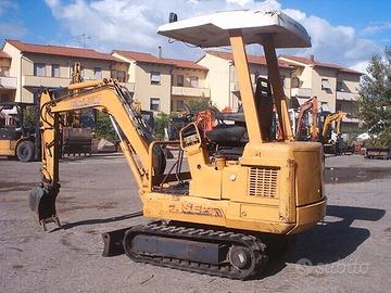Miniescavatore usato CASE CK15