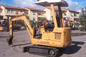 Miniescavatore usato CASE CK15
