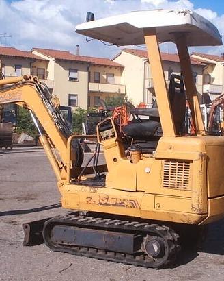 Miniescavatore usato CASE CK15