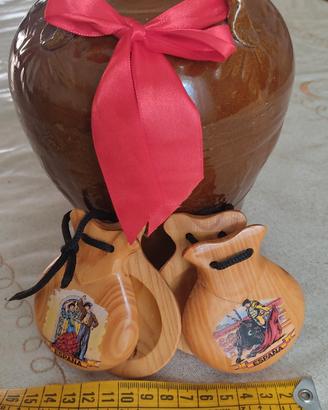 souvenir nacchere spagnole più bottiglia di coccio