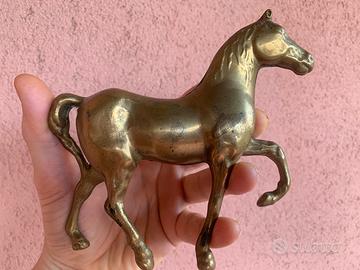 VECCHIO CAVALLO IN OTTONE VINTAGE