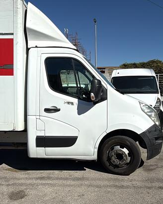 Renault Master con Sponda idraulica