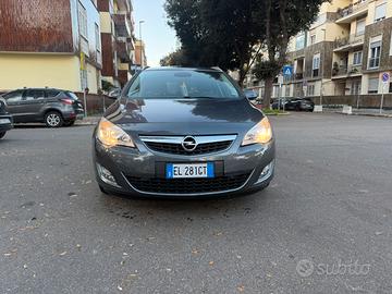 Opel Astra SW 2.0 CDTI 165 cv - SOLO  92.360 KM.