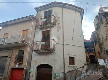 CASA SEMINDIPENDENTE A MONTEFALCIONE