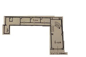 Cagliari, locale commerciale su due livelli