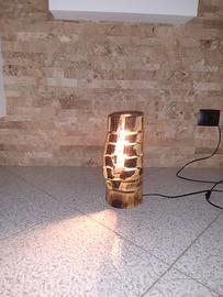 Lampada in legno per scrivania fatta a mano