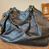 Borsa Gucci Sukey pelle nera motivo GG originale 
