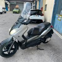 Yamaha x-max 250 black edition