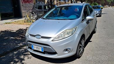 Ford Fiesta 1.4 TDCi 68CV 5 porte Titanium