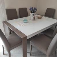 Tavolo allungabile in vetro 