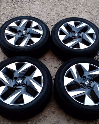 Cerchi e gomme nuove 15 originali hyundai