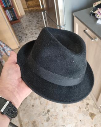 cappello da uomo colore nero
