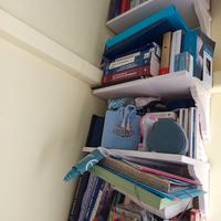 Scaffali in multistrato dipinti di rosa ,