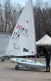 Barca/ Deriva a vela laser