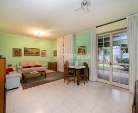 Villa Indipendente con Ampio Giardino a Cassina de