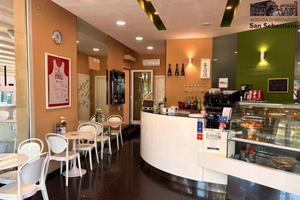 Attività / Licenza di 100 m² con 2 locali a Forlì