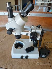 microscopio professionale