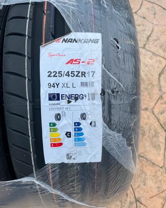 Gomme 225/45 r17