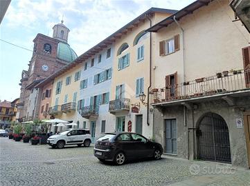 2 LOCALI A GASSINO TORINESE