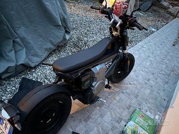 BMW CE 02 11Kw Black