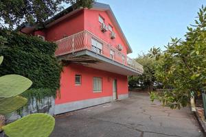 Villa singola a Piedimonte Etneo - Presa