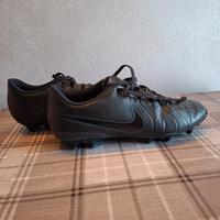 scarpe da terreno misto+calzettoni+parastinchi