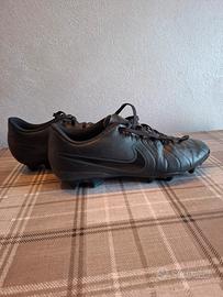 scarpe da terreno misto+calzettoni+parastinchi