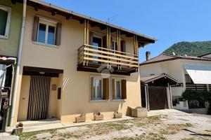 CASA SEMINDIPENDENTE A TARCENTO