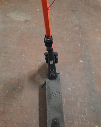monopattino elettrico lombardo loo x21