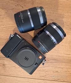 KIT FOTOCAMERA MIRRRORLESS YI M1 con 2 obiettivi
