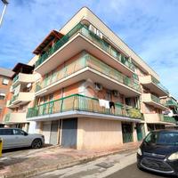 4 LOCALI A MARGHERITA DI SAVOIA