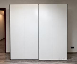 Armadio IKEA PAX 200cm ante scorrevoli usato 2mesi