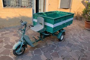 Motorino con cassone