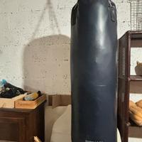 Sacco da boxe con supporto