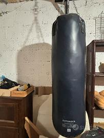 Sacco da boxe con supporto