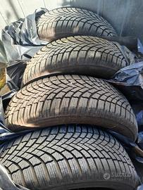 4 Gomme invernali Bridgeston 205/60 R16 92H