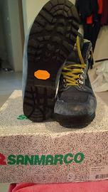 Scarponi da montagna con suola vibram n. 40