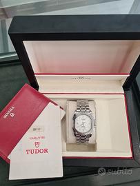 Tudor Monarch 33110