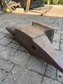 Incudine in ferro